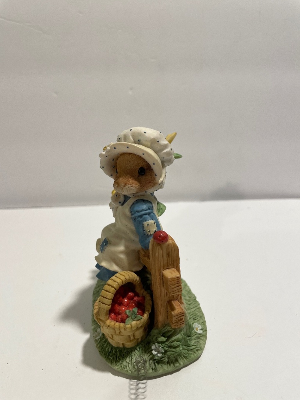Enesco Priscilla Hillman Mouse Tales "Lady Bug Lady Bug" Numbered Figurine 1995